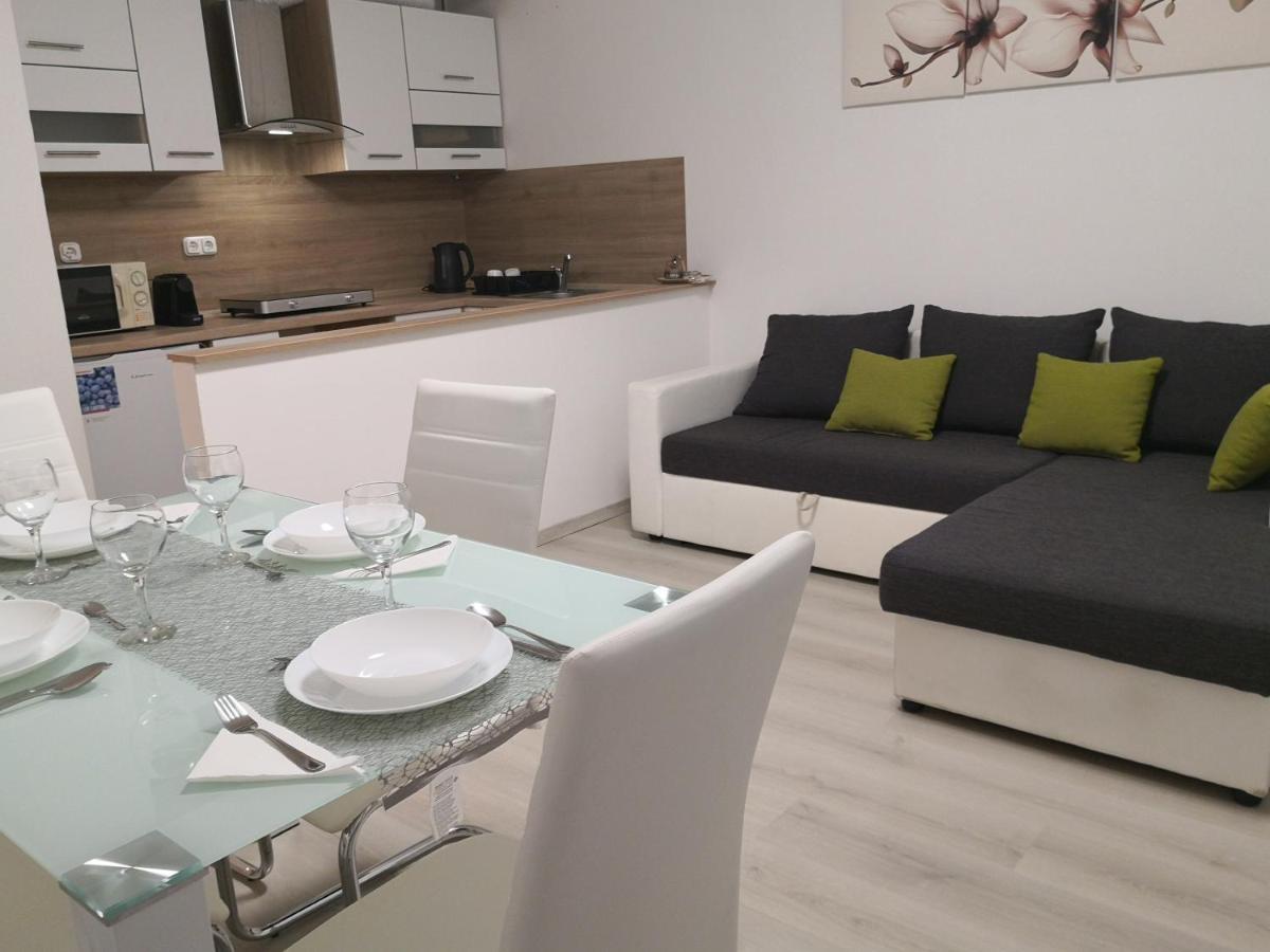 Oasis Apartman Сегед Екстер'єр фото