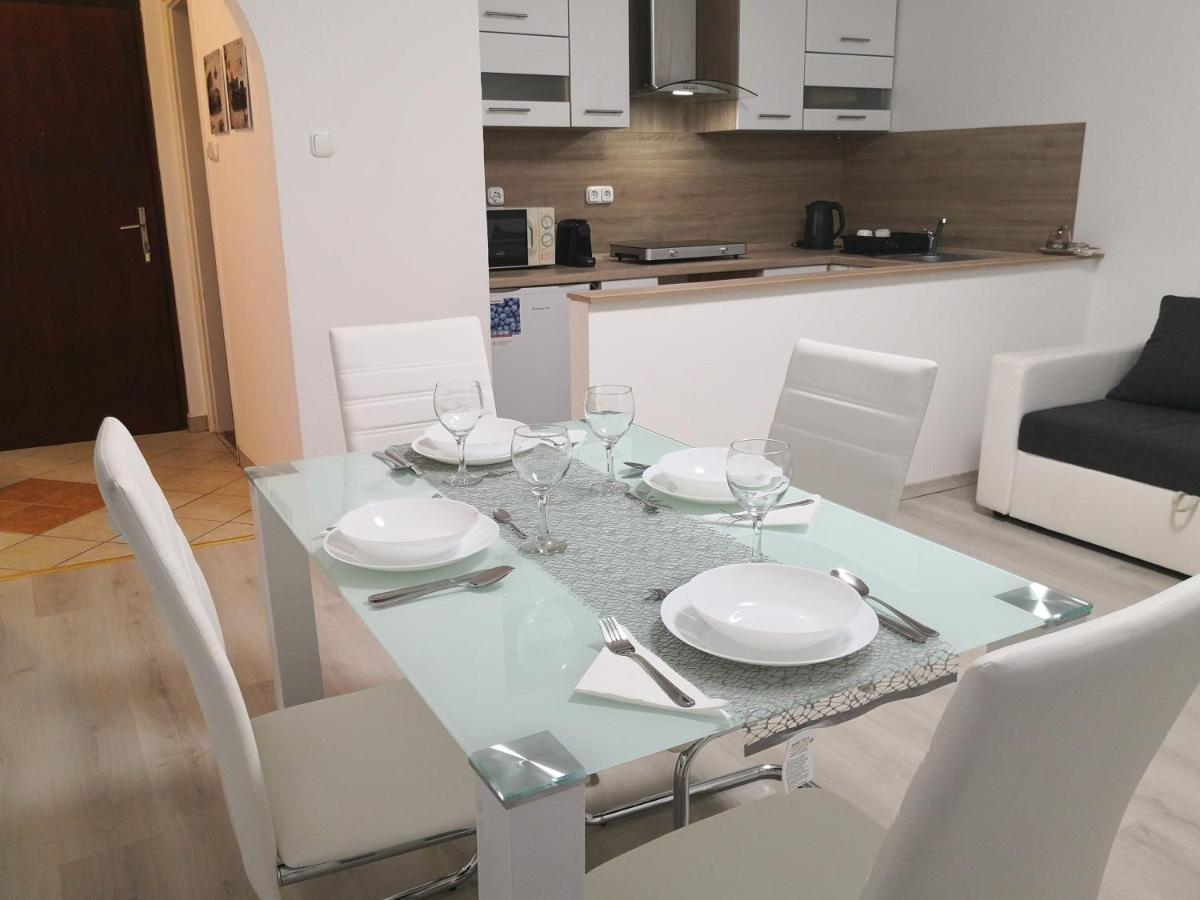 Oasis Apartman Сегед Екстер'єр фото
